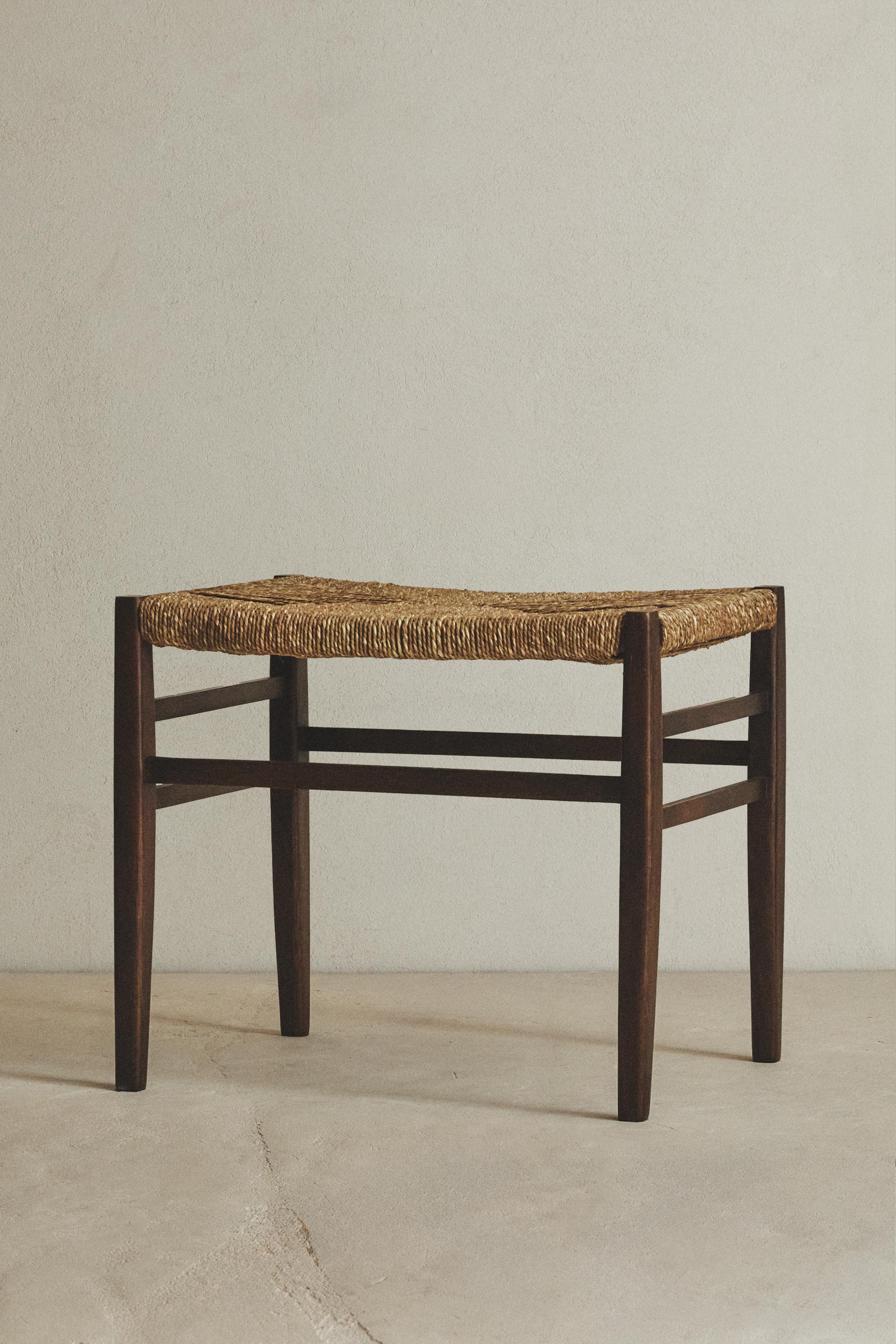 MANGO WOOD STOOL